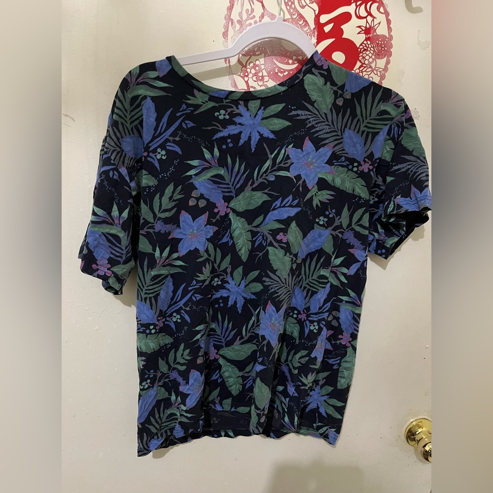 HM shirt